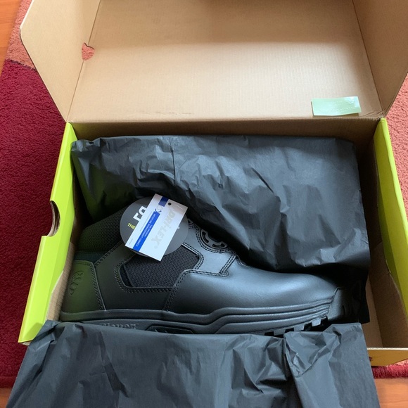 Work boots - Picture 2 of 7